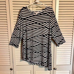 CJ Banks * Size 1X * Asymetrical Tunic * Flowing Material * 3/4 Sleeve * Exc Con